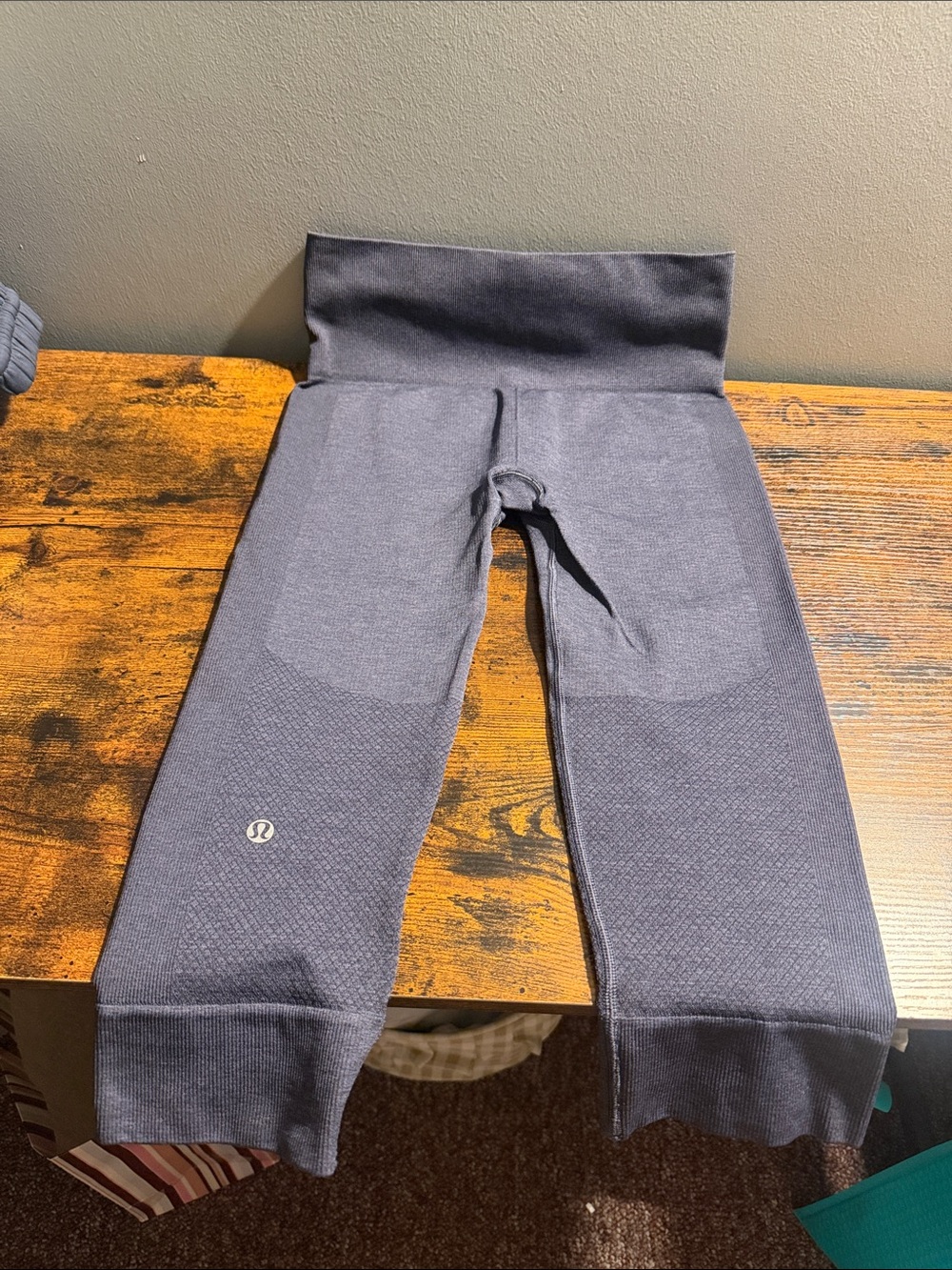 Lululemon Seamless High-Rise Cropped Leggings